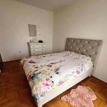 Uzivajte U Mirnom I Elegantnom Smjestaju Appartamento *